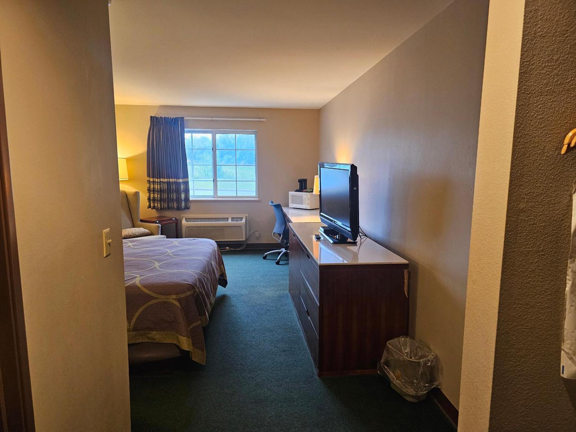 速8艾娃汽车旅馆 Ava 外观 照片